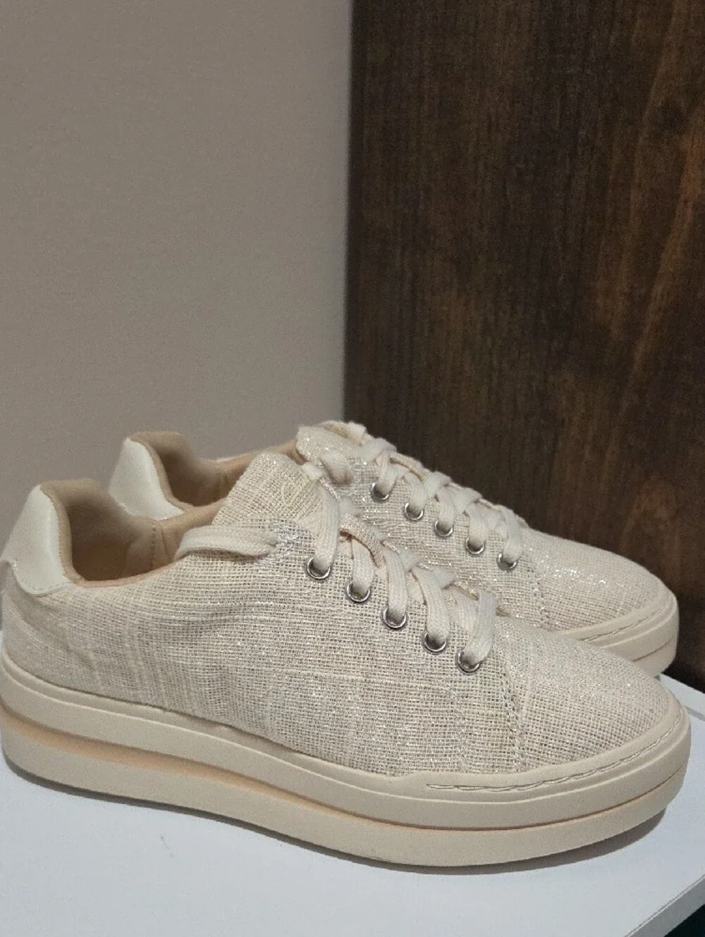 New Clarks Cloudsteppers Size 5.5 Women's Audreigh Beige Sparkle Canvas Sneakers